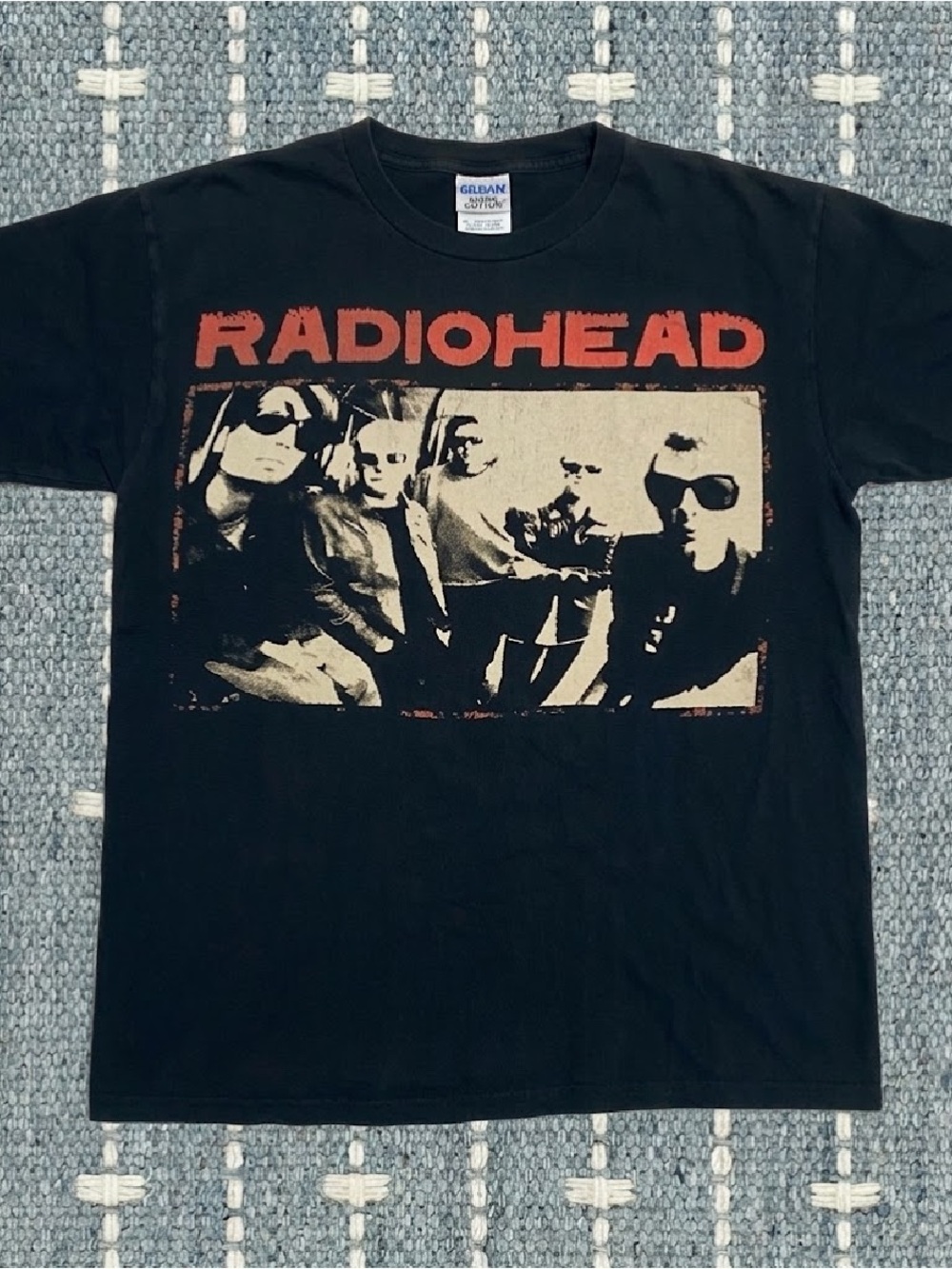 Gildan Black Radiohead Band Tee with Red and Cream Graphic